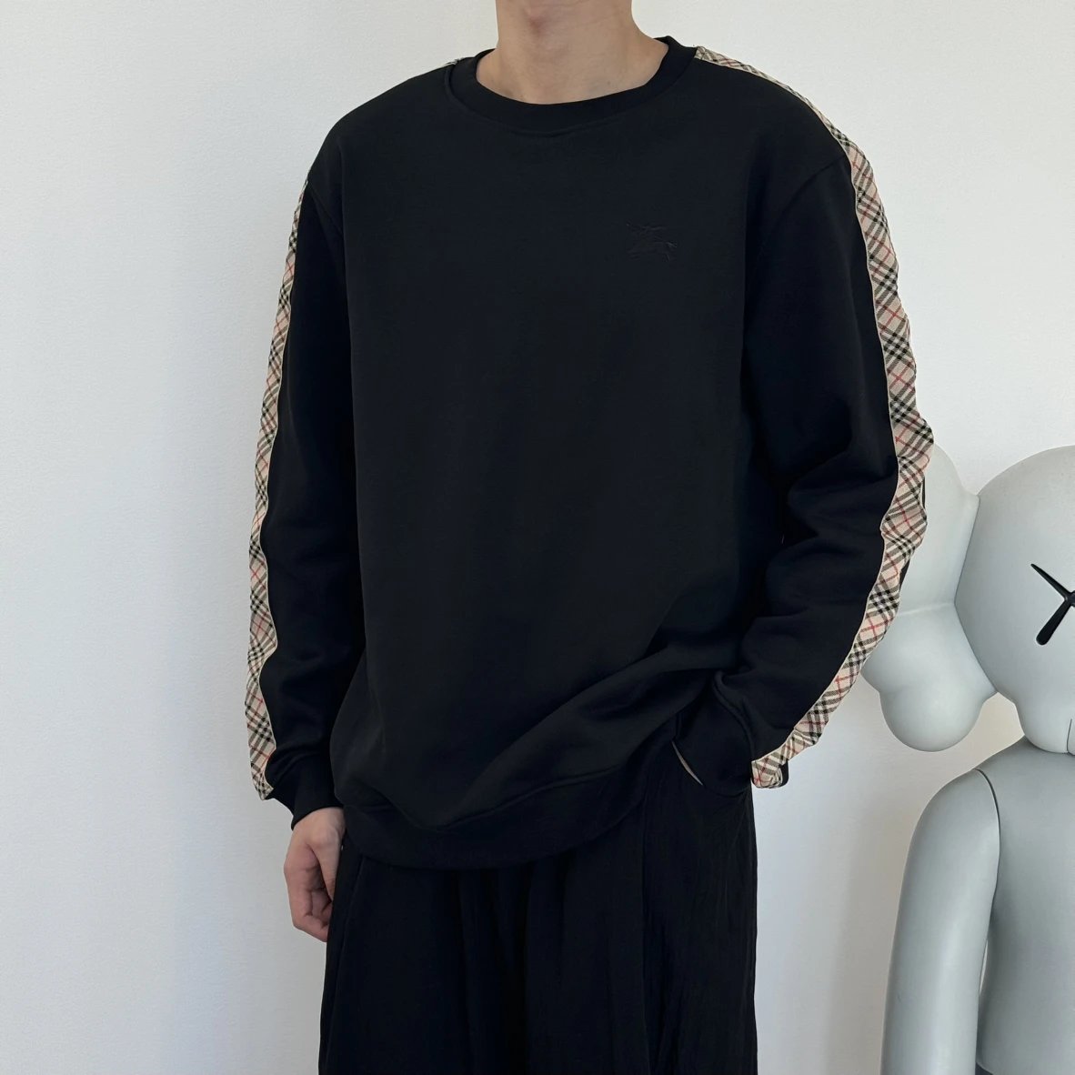 Item ID 8075 BBR-FW25- Ribbed trim -“ Exclusive high-end webbing ” round neck sweat