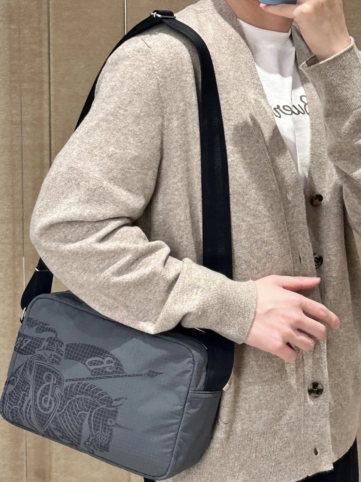 BBR embroidered signature sweater cardigan “97% cashmere ➕3% polyester