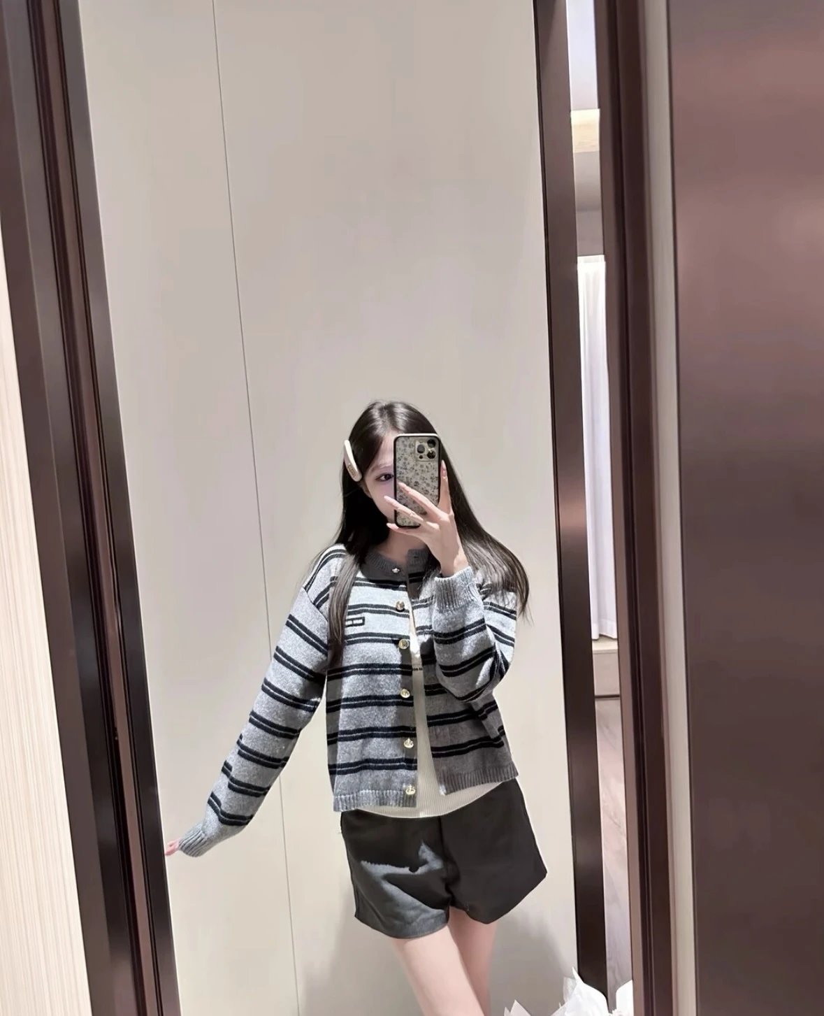 Item ID 8004 M1UM1U Miu Miu double-layer knitted logo patch cardigan with _precise