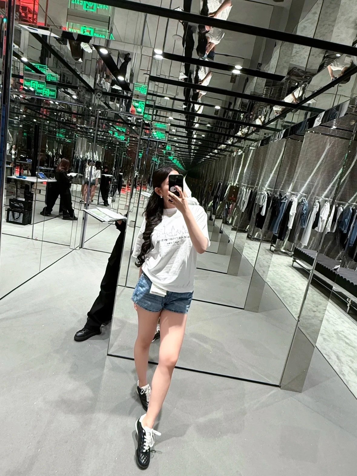 Item ID 8275 alexander-wang king alexander - architectural print - oversized logo s