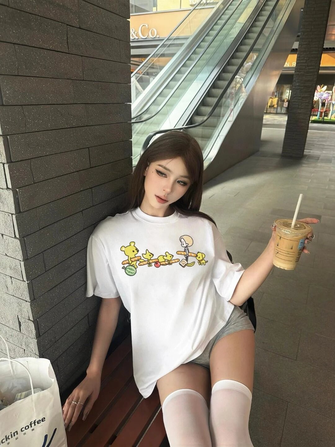 Item ID 8312 Fend1-Fendi-2025s - New Cartoon Hot Dog Bear Pattern Short Sleeve - Kn