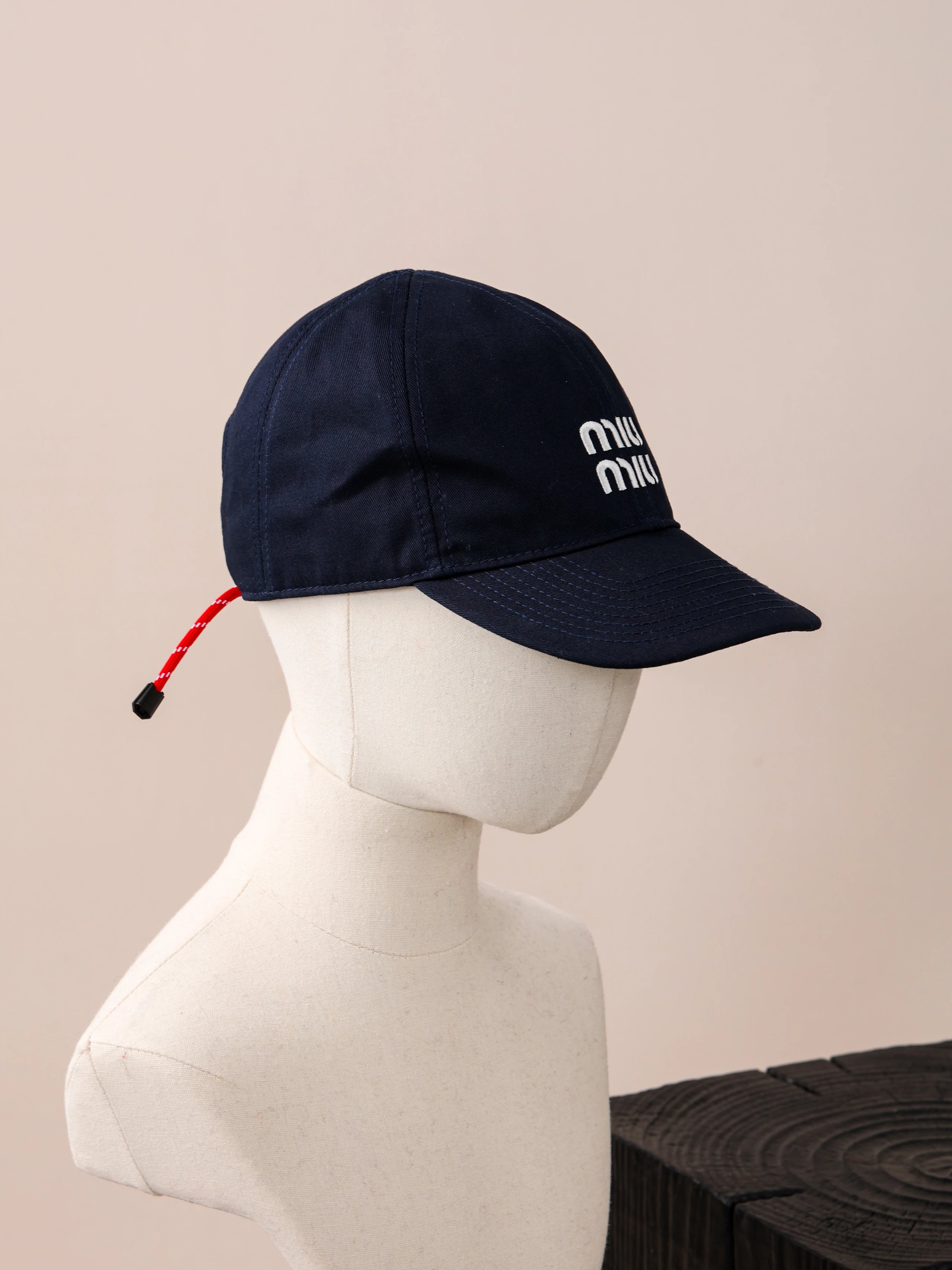 Item ID 8417 MiuMiu- Miu Miu -2024FW- Drawstring contrasting baseball cap - embroid