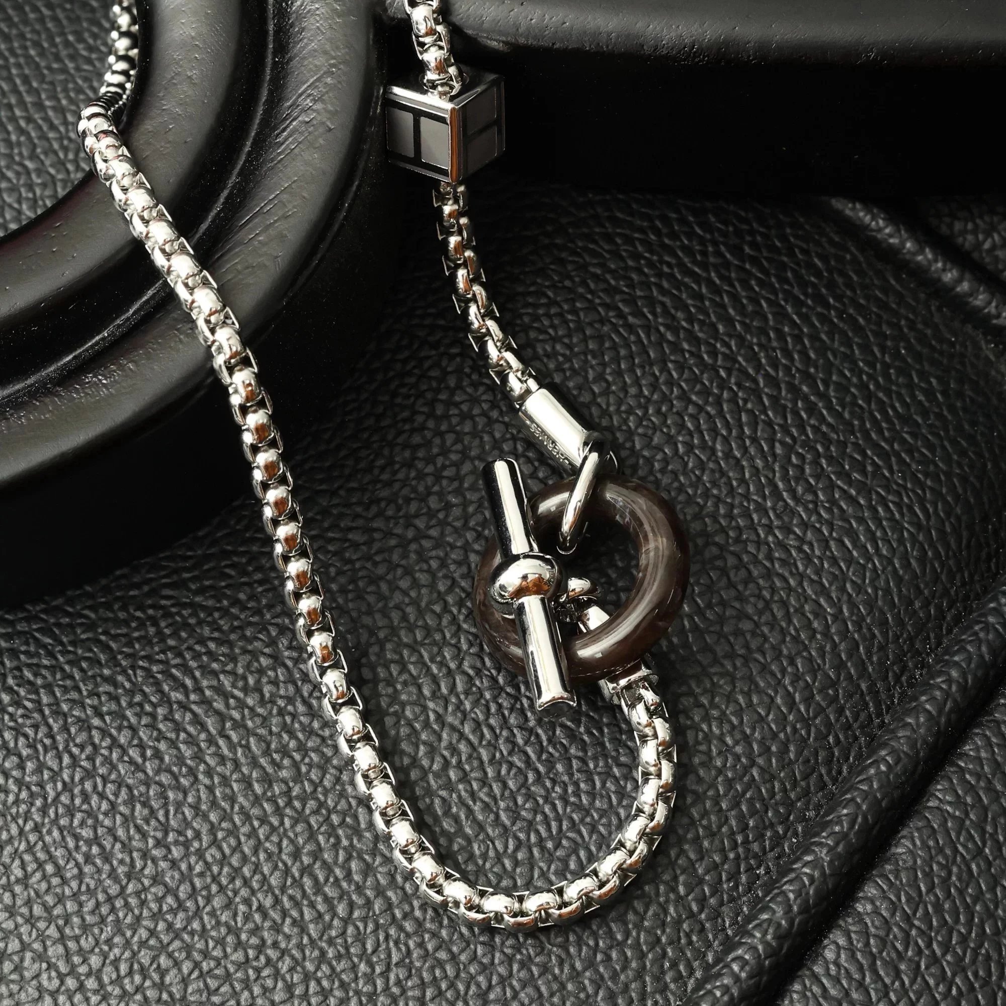 Item ID 8379 Essential for autumn and winter - The first sweater chain - Natural ho