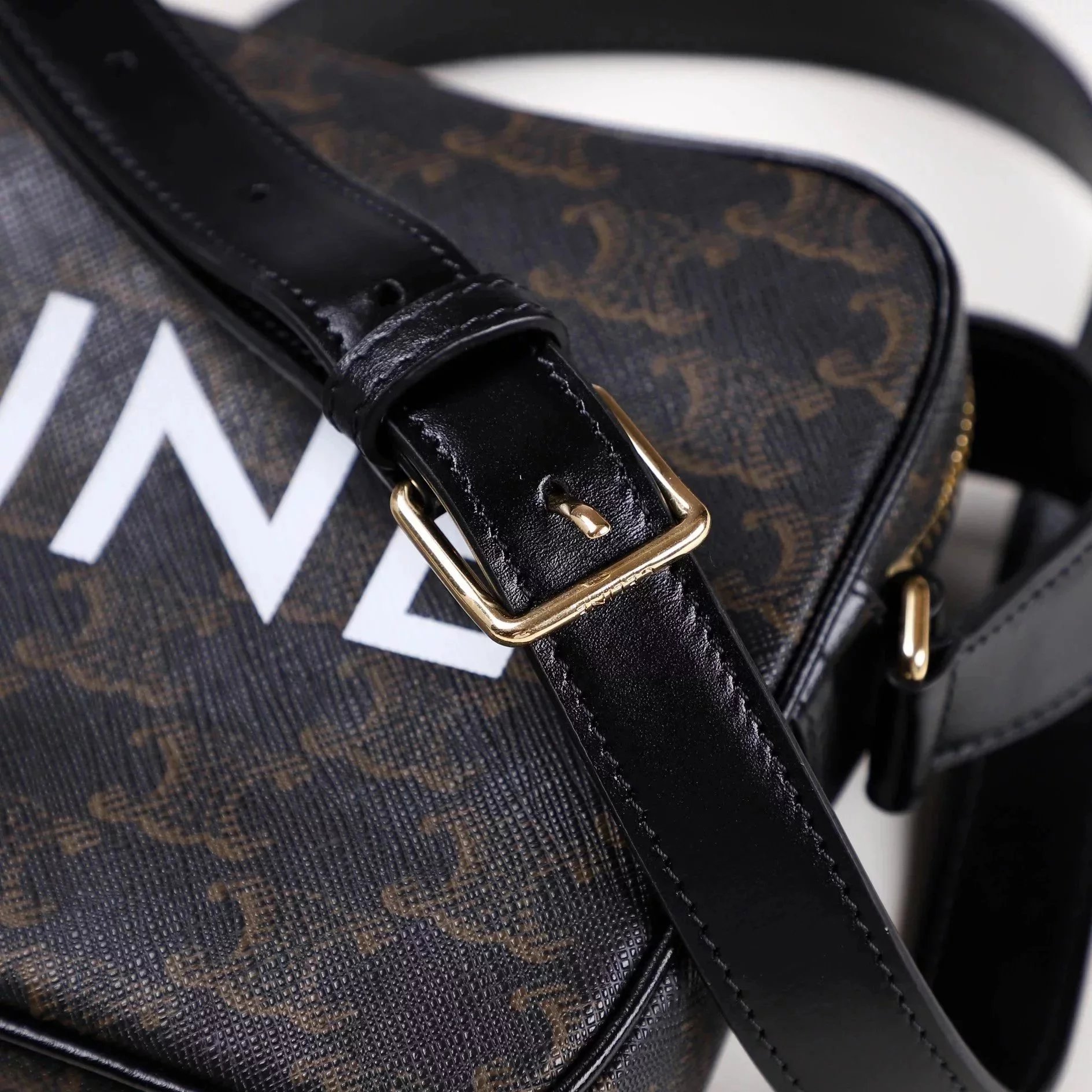 Item ID 8453 Celine- Arc de Triomphe - Classic presbyopic leather - messenger bag -
