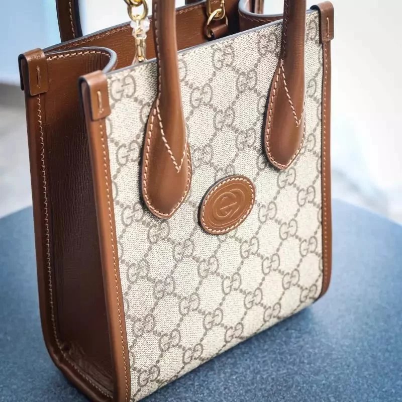 Item ID 8480 GUCCI Gucci GG-Retro Series decorated with interlocking pairs G mini t