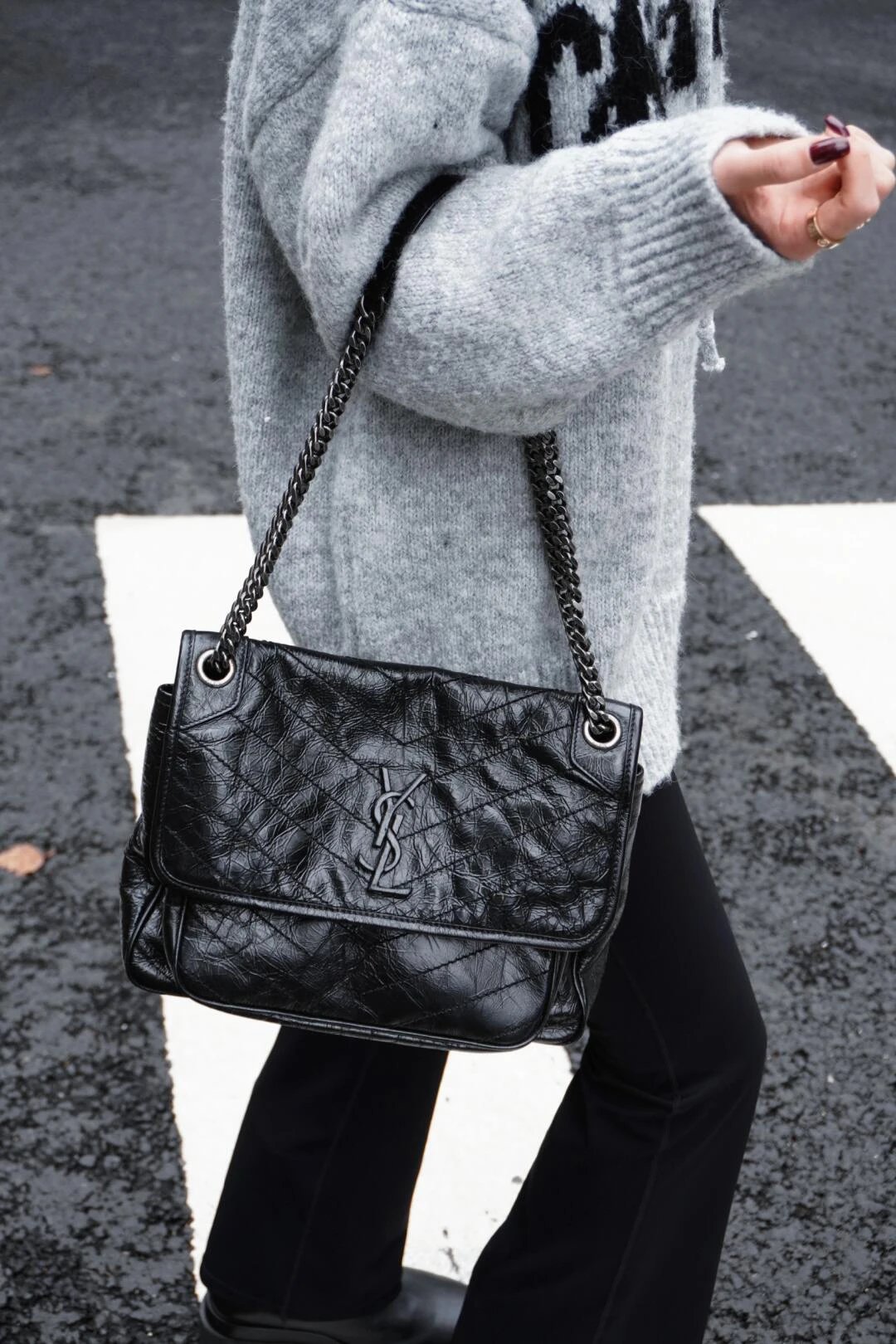 Item ID 8515 Yevs-SL-YS1- Classic -NIKI- flip chain bag - Silver chain black label