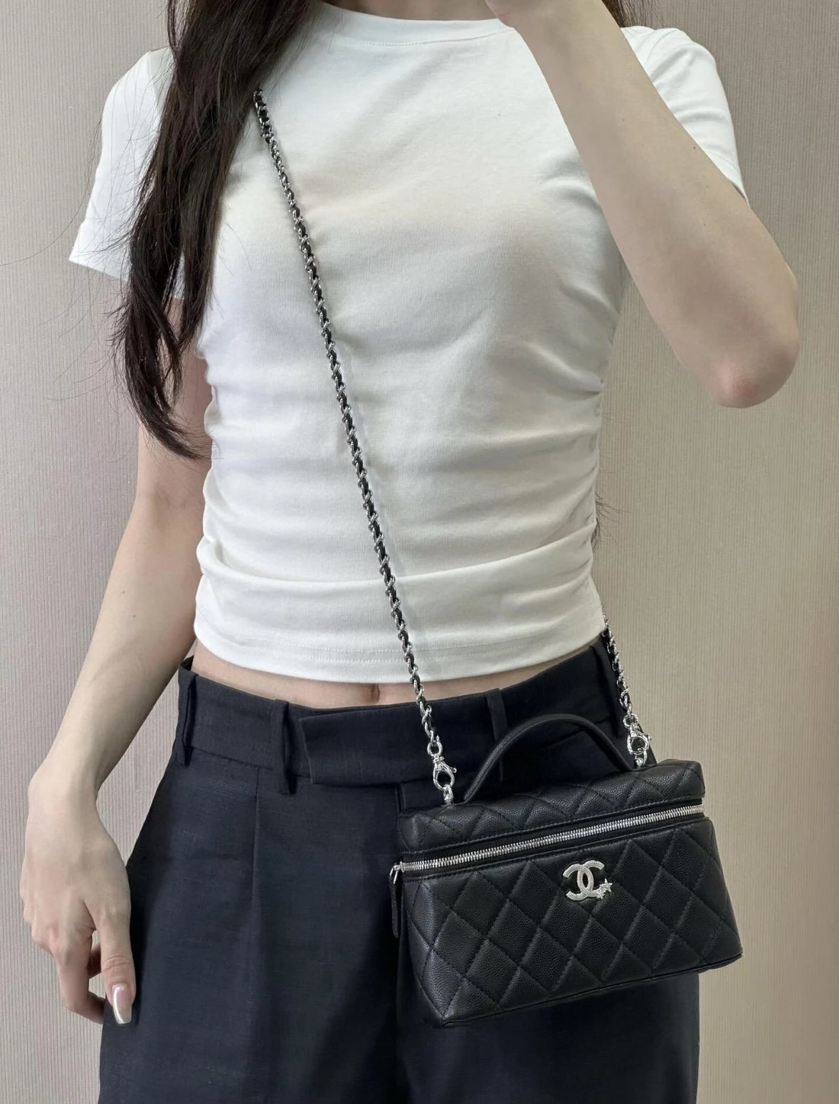 Item ID 8458 CHANE1- _Exclusive Hardware Details_ 25B Star Series Brand Logo Diamon
