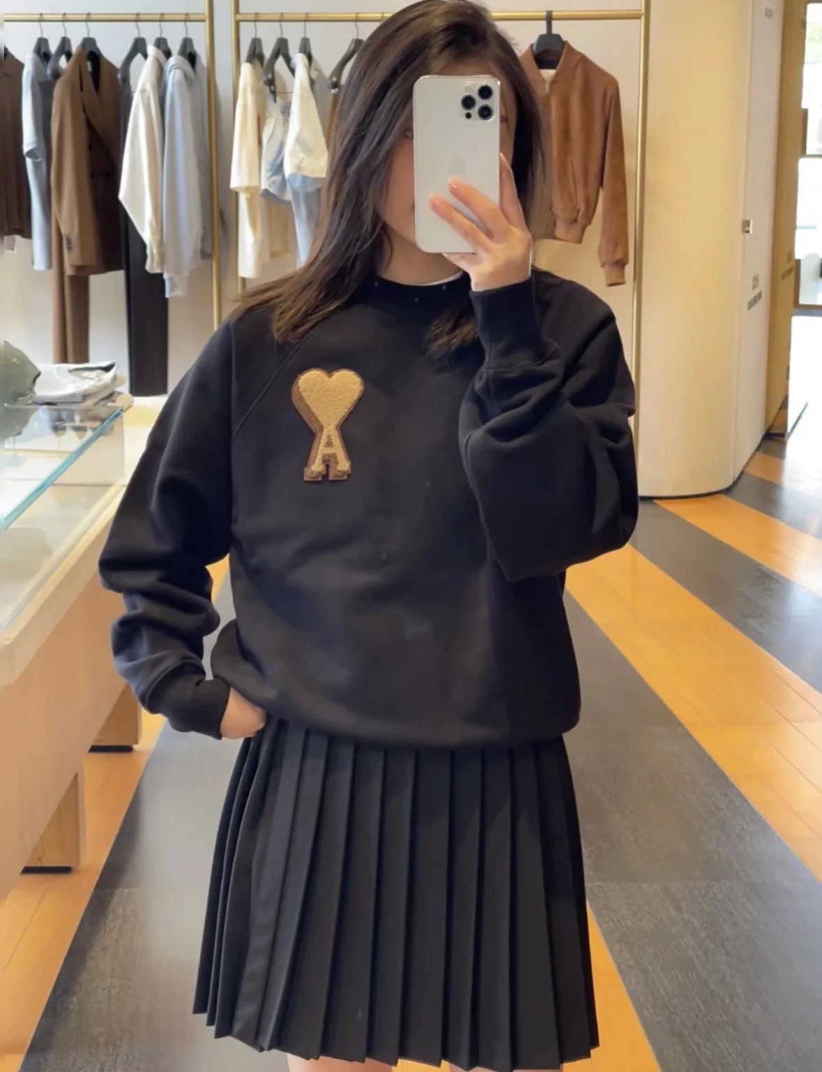 Item ID 8070 AMI solid color logo “ Correct spacer embroidery ”“ Multi-color dyeing