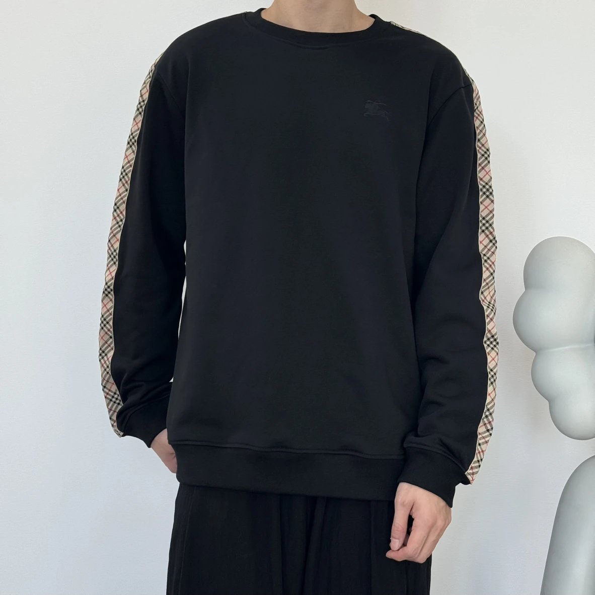 Item ID 8075 BBR-FW25- Ribbed trim -“ Exclusive high-end webbing ” round neck sweat
