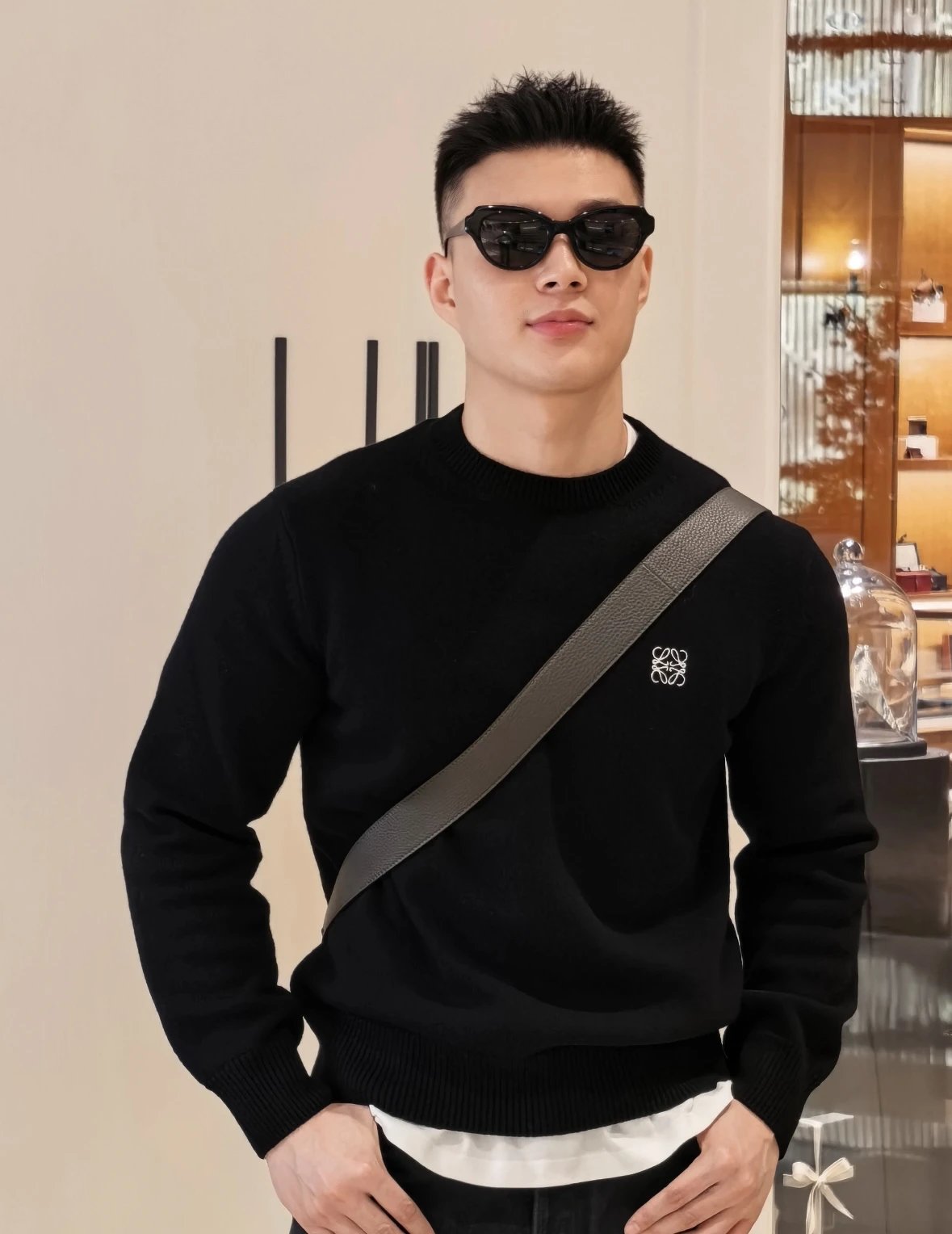 Item ID 8083 L0EWE Luo Yiwei “100% Superfine merino wool ”FW23Logo Embroidered roun