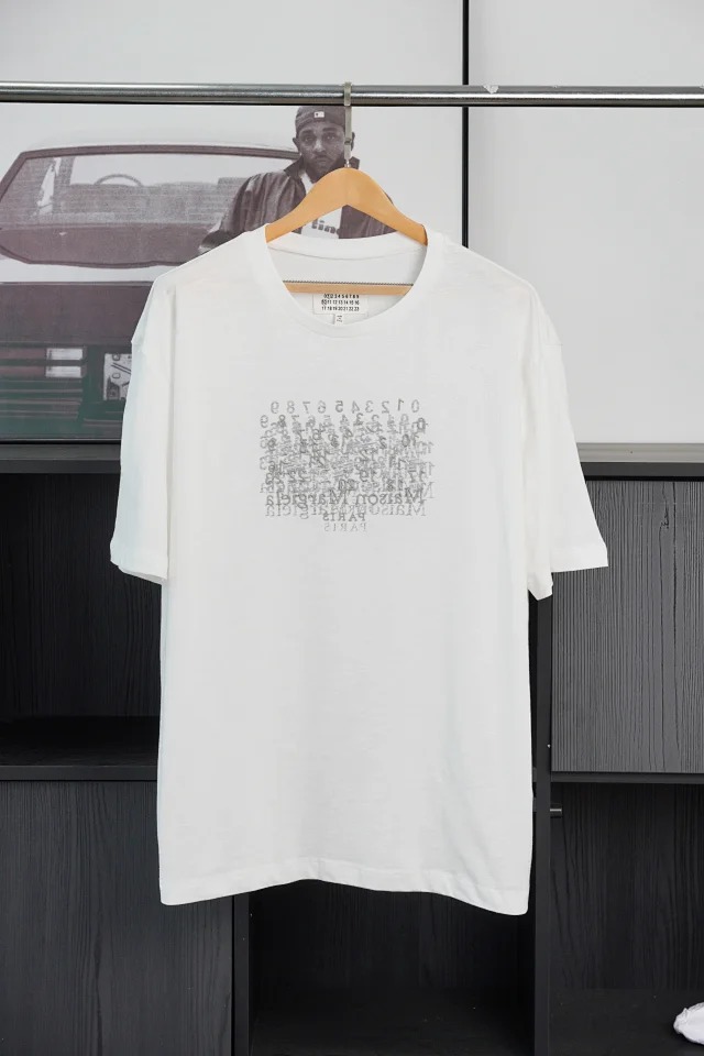 Item ID 9031 Margiela Reverse Embroidery Pattern Printed Straight Sleeve T BlackWhite