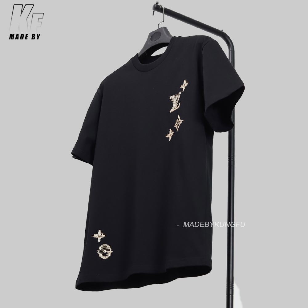 1V Fuzzy embroidery tee