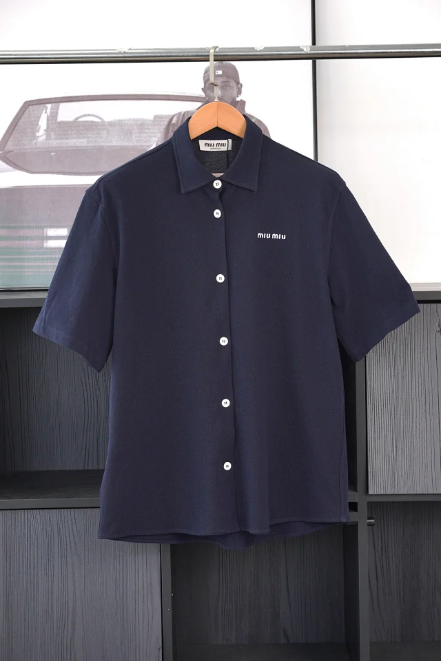 Item ID 9059 Miu cotton beaded embroidered logo button closure straight tube short sleeved shirt