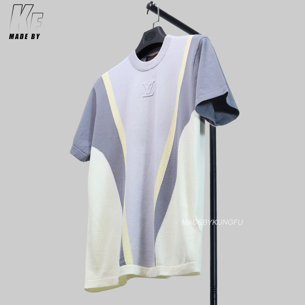 1V 3D embossed knit tee 