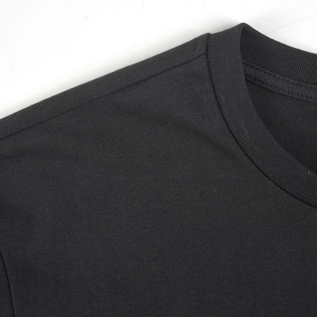 Item ID 9035 Mon x RocNation collaboration solid color left chest logo short sleeved T-shirt