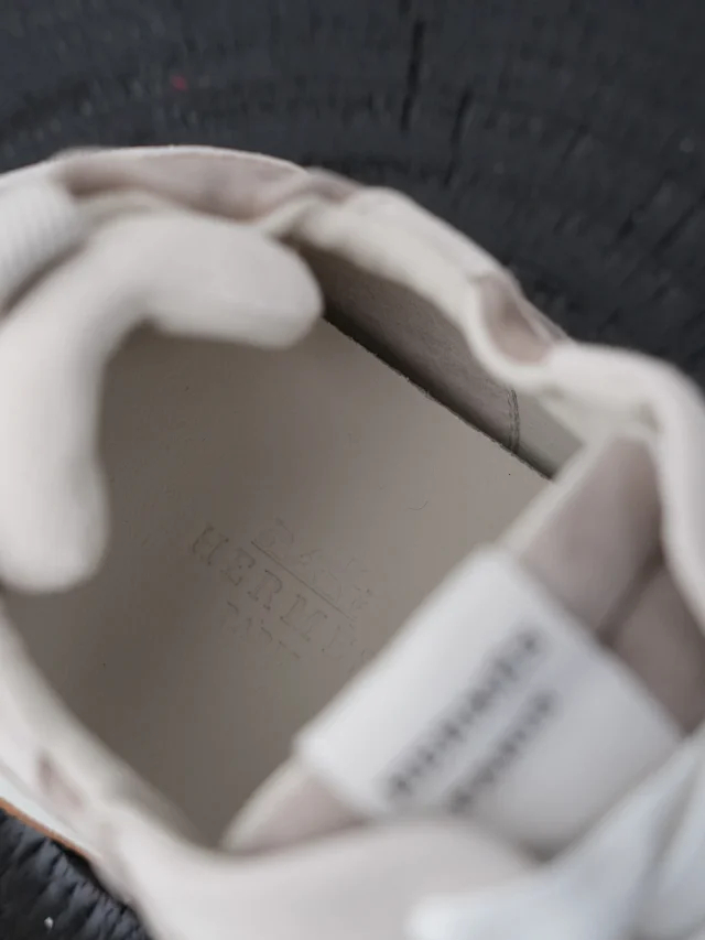 Item ID 9067 Hermes Sheepskin Vegetable Tanning Round Head Strap German Training Shoes Low Top Casual Shoes for Women