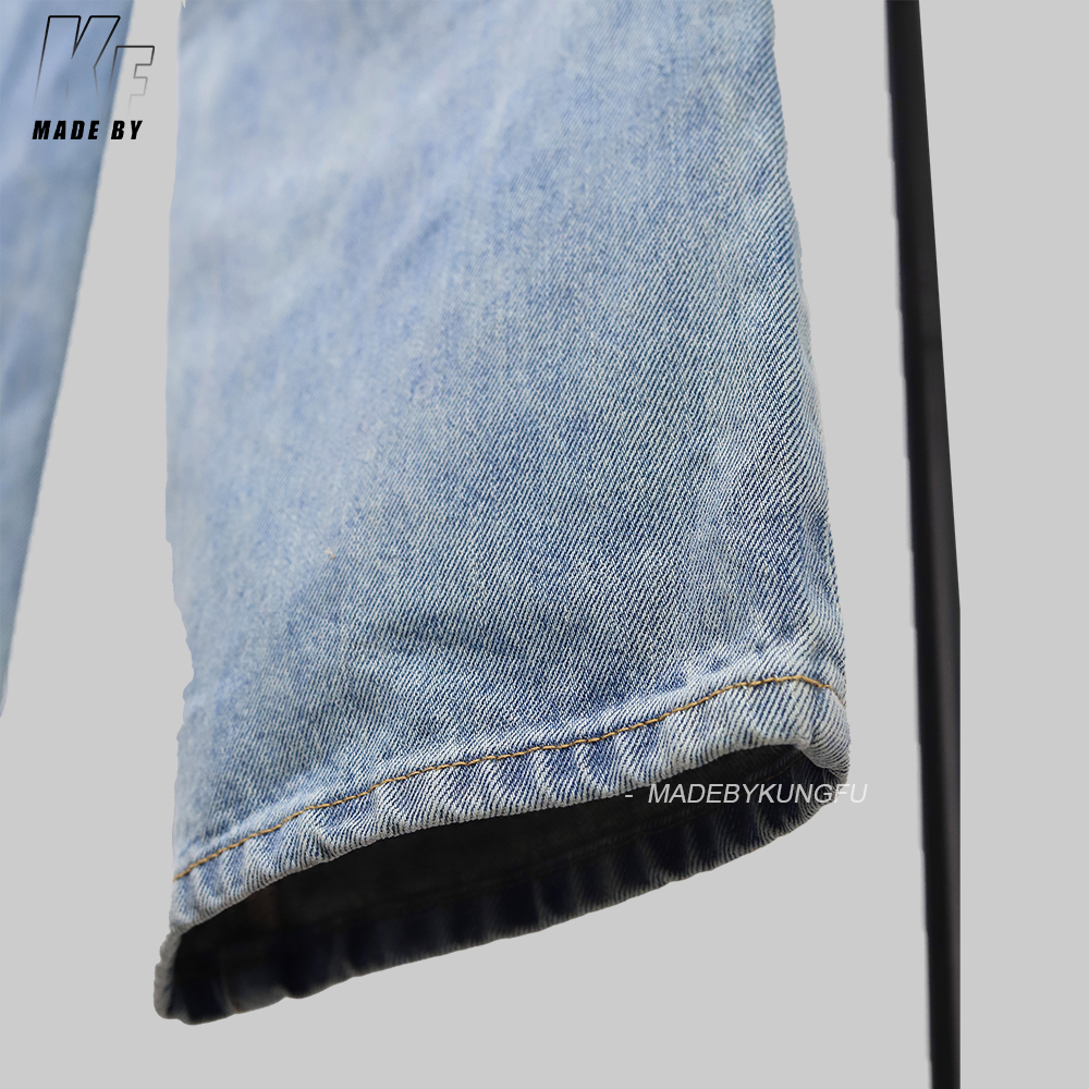 1V Leather Label Pocket Embroidered Jeans