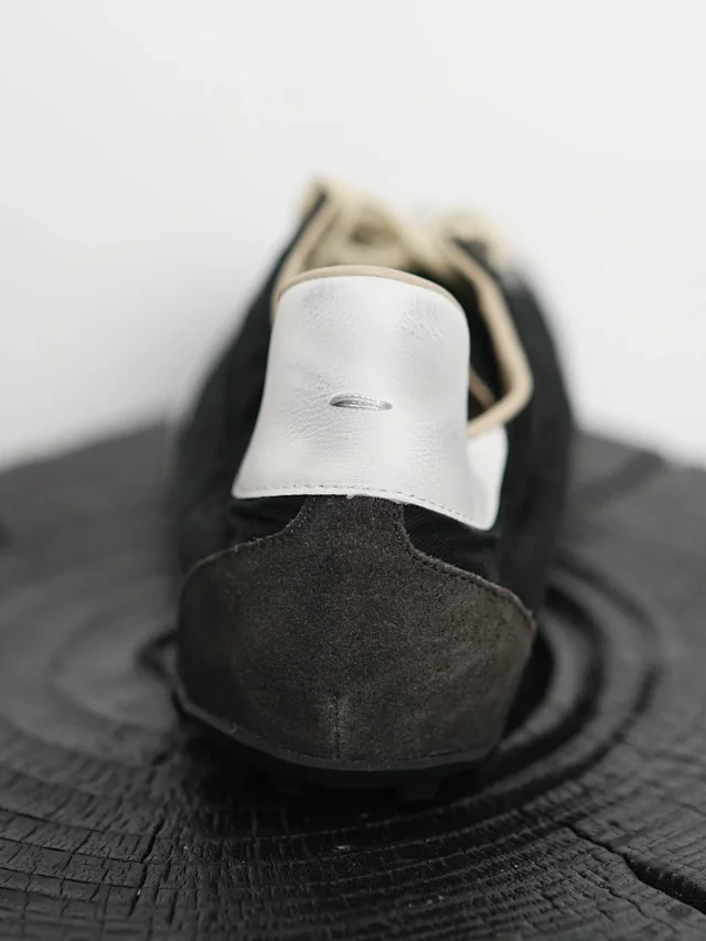 Item ID 9090 Maison Margiela Sprinters calf leather studded contrasting round toe lace up low cut athletic training shoes
