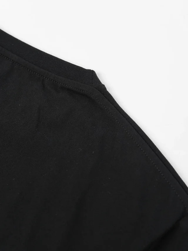 Item ID 9016 Loew Chest patch pocket round neck T