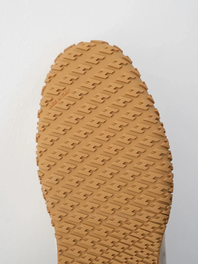 Item ID 9067 Hermes Sheepskin Vegetable Tanning Round Head Strap German Training Shoes Low Top Casual Shoes for Women