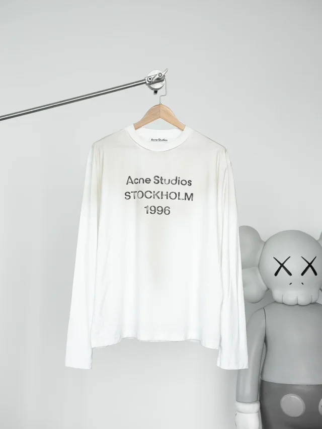 Acne Letter print round neck off shoulder long sleeved shirt
