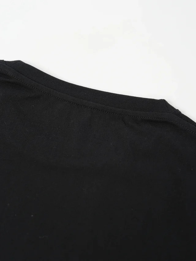 Item ID 9016 Loew Chest patch pocket round neck T