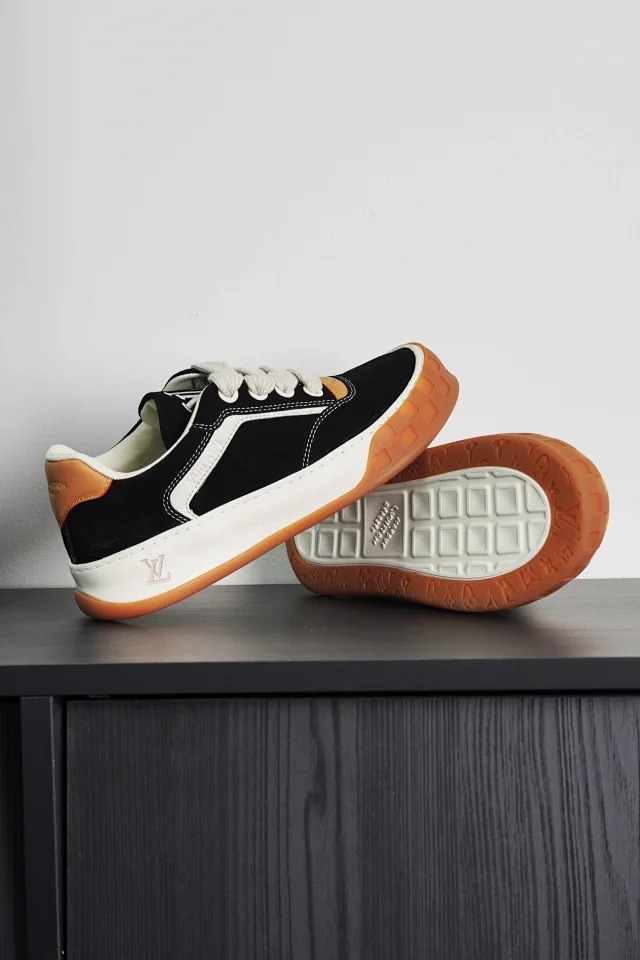 Item ID 9036 1V High end custom Tilted suede calf leather round toe lace up biscuit shoes low top board shoes