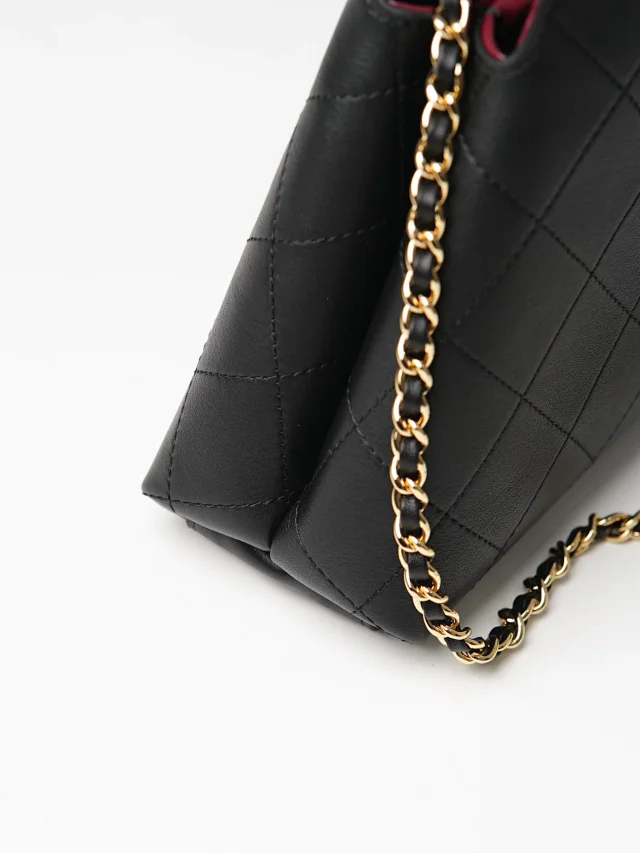 Item ID 9100 CHANE126A Premium Handcraft Workshop  Imported Plain Weave Calfskin  Magnetic Gold Label Dual C Logo  Diamond-Patterned Leather Chain Calfskin, Gold-Striped Metal, Single Shoulder Bag