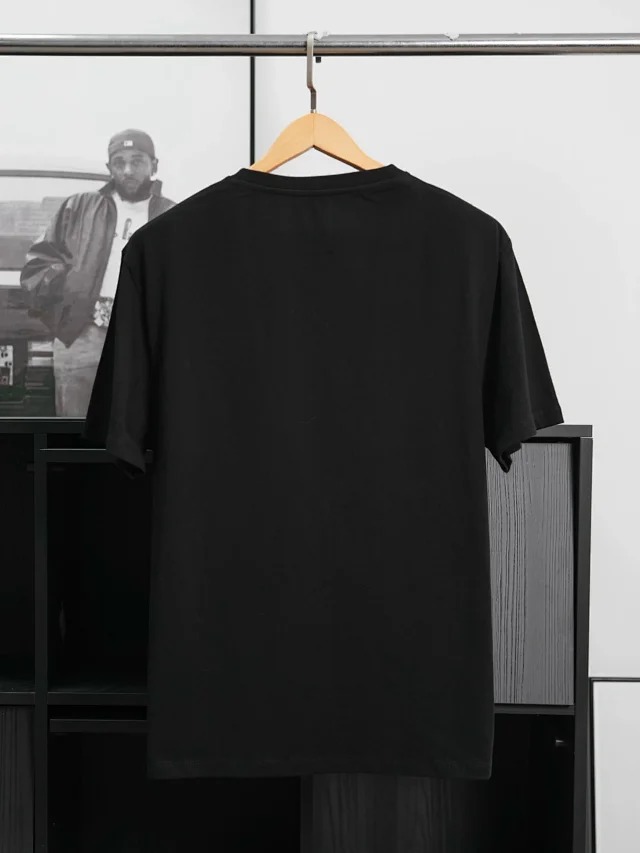 Item ID 9016 Loew Chest patch pocket round neck T