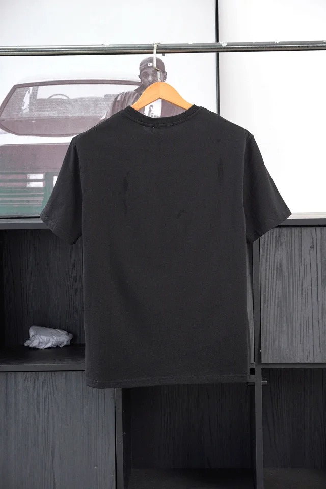 Item ID 9035 Mon x RocNation collaboration solid color left chest logo short sleeved T-shirt
