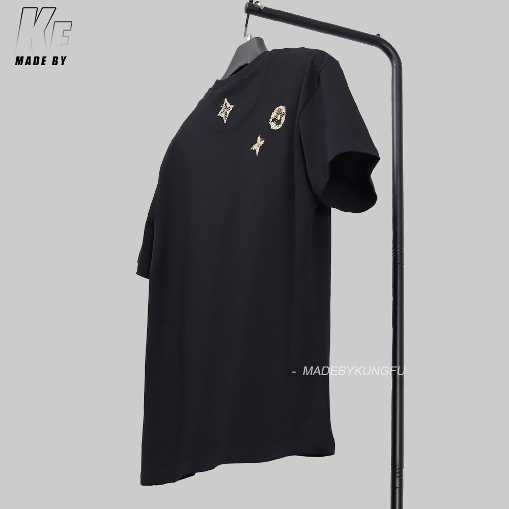 1V Fuzzy embroidery tee