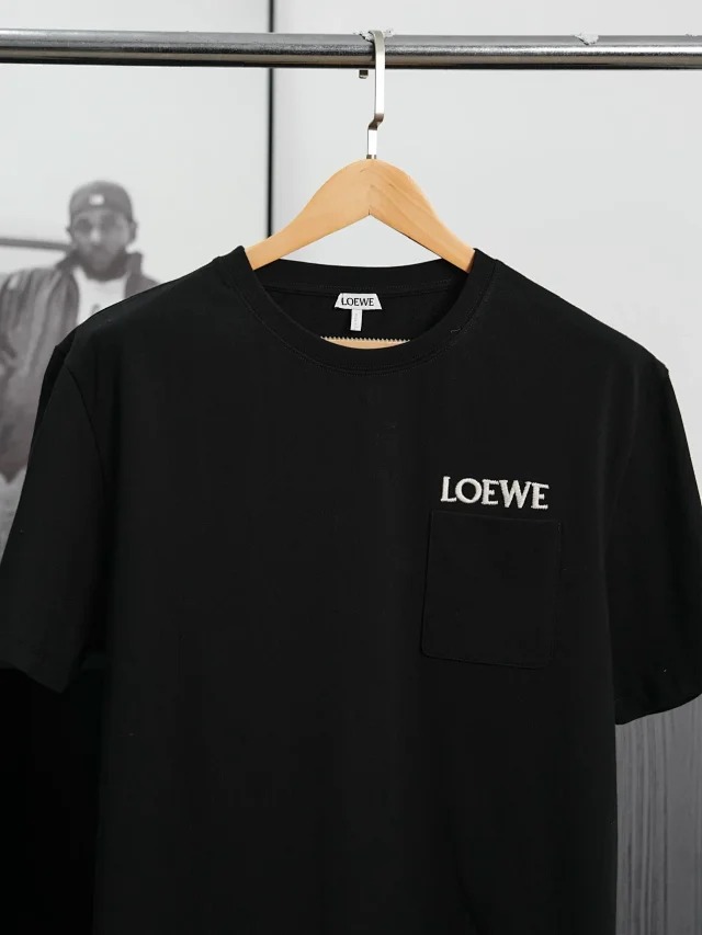 Item ID 9016 Loew Chest patch pocket round neck T