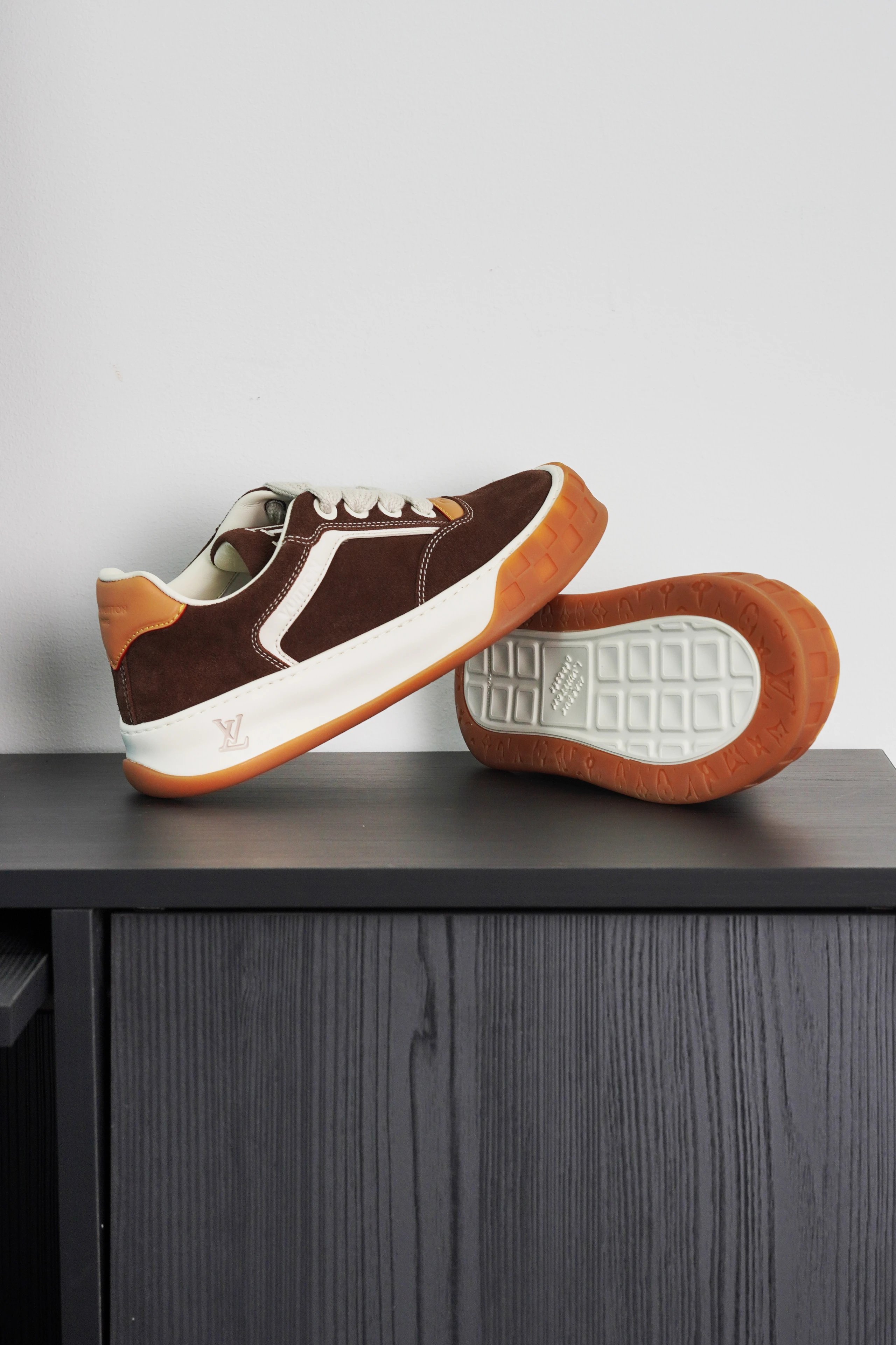 Item ID 9036 1V High end custom Tilted suede calf leather round toe lace up biscuit shoes low top board shoes