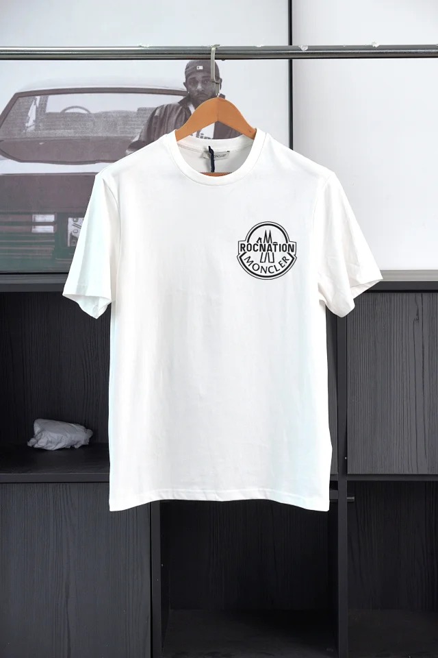 Item ID 9035 Mon x RocNation collaboration solid color left chest logo short sleeved T-shirt