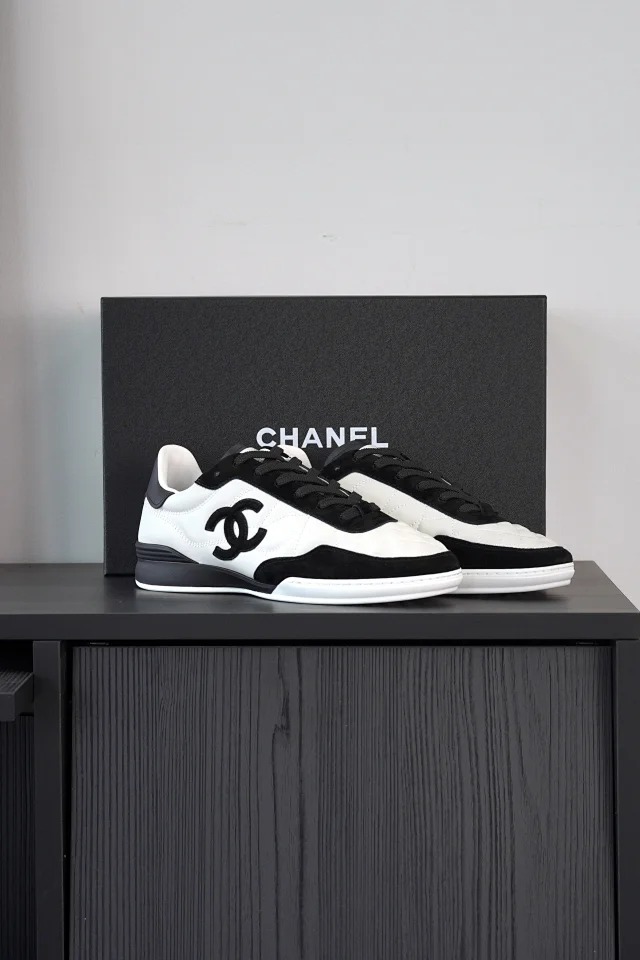 Item ID 9041 CHANE1 imported sheepskin 26S cowhide plush round headed panda low top German training shoes for women black white