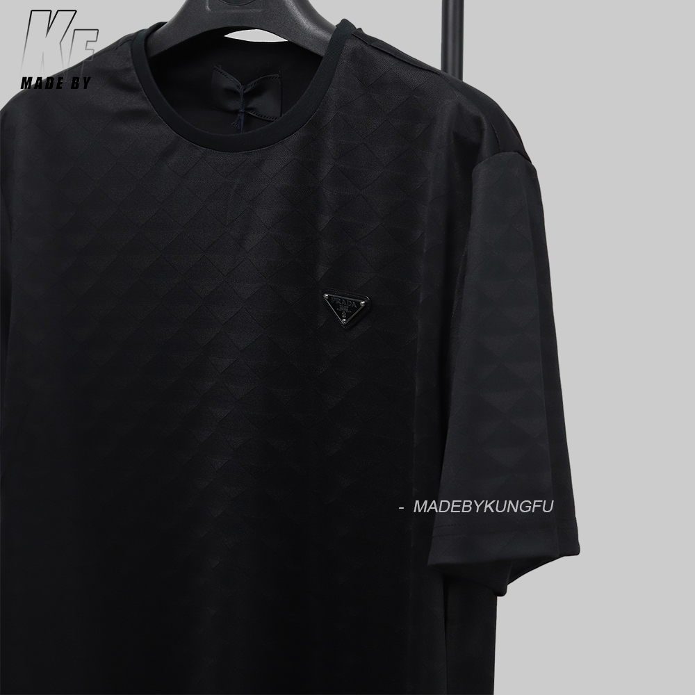 【KF badge】 pra triangle dark pattern tee