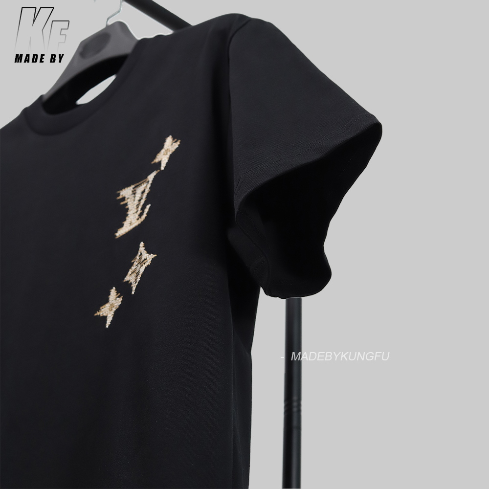 1V Fuzzy embroidery tee