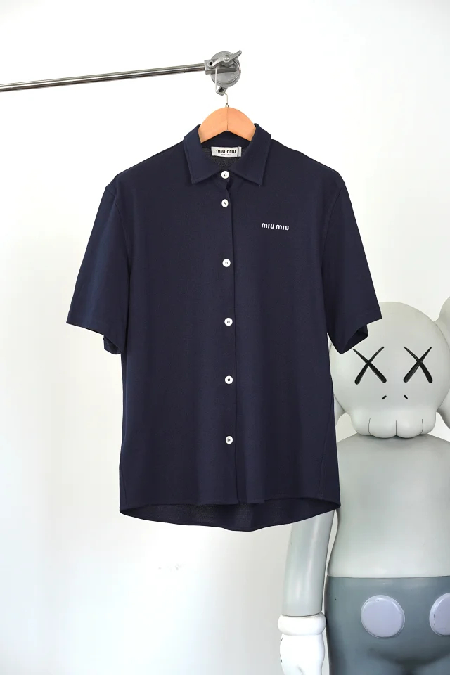 Item ID 9059 Miu cotton beaded embroidered logo button closure straight tube short sleeved shirt