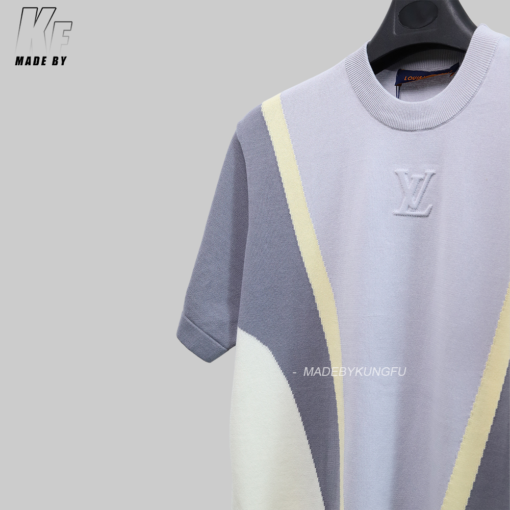 1V 3D embossed knit tee 
