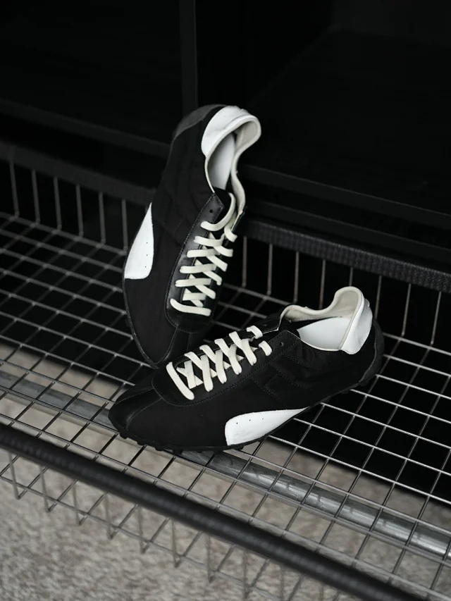 Item ID 9090 Maison Margiela Sprinters calf leather studded contrasting round toe lace up low cut athletic training shoes