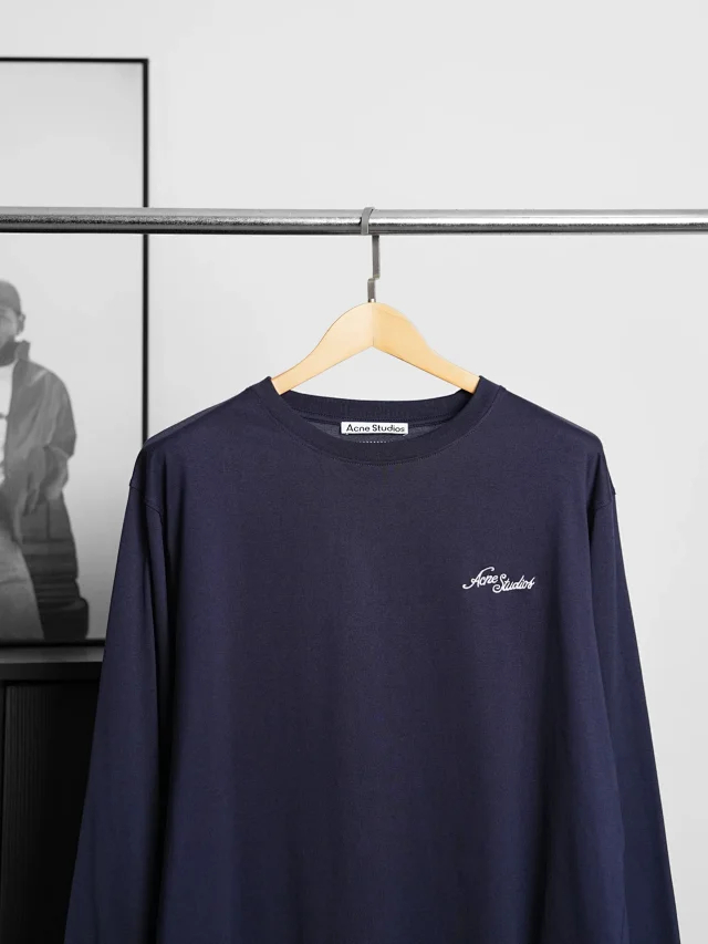 Item ID 9096 AcneS ultra-fine yarn 60-thread count double-ply combed cotton plain weave fabric  S26 embroidered logo long-sleeved T-shirt