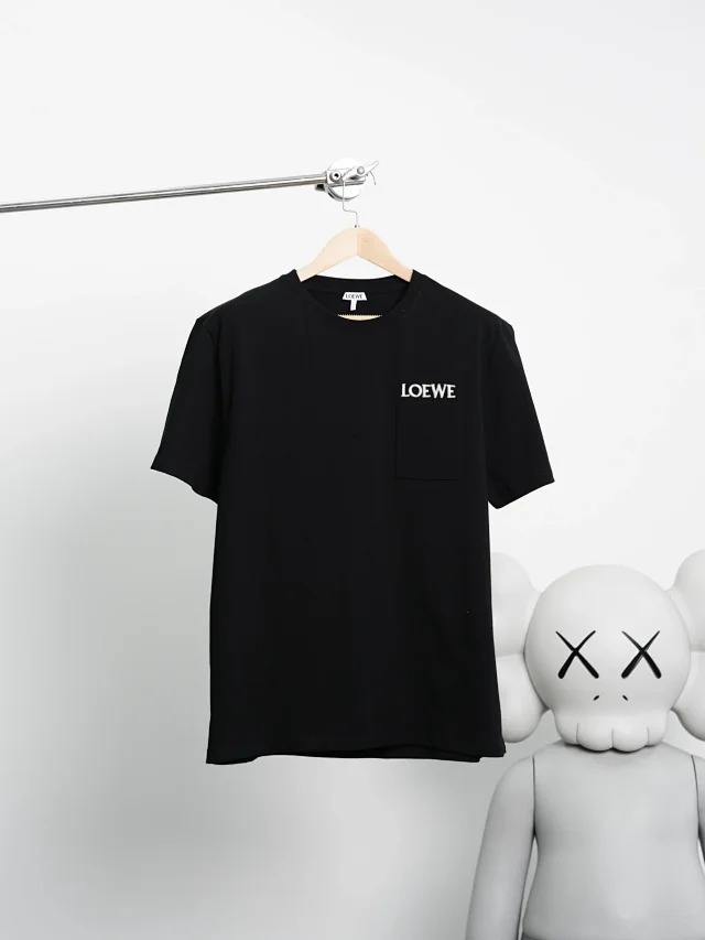 Item ID 9016 Loew Chest patch pocket round neck T