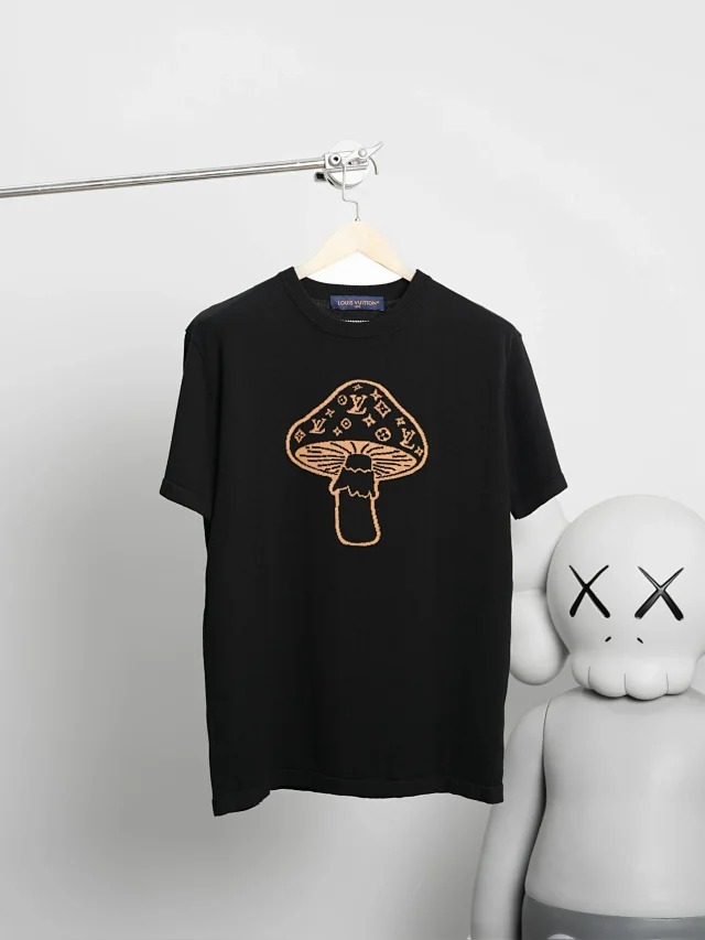 Item ID 9023 1V Early Spring Men's Series Mushroom Inlaid Flower Round Neck Short Sleeve T-shirt