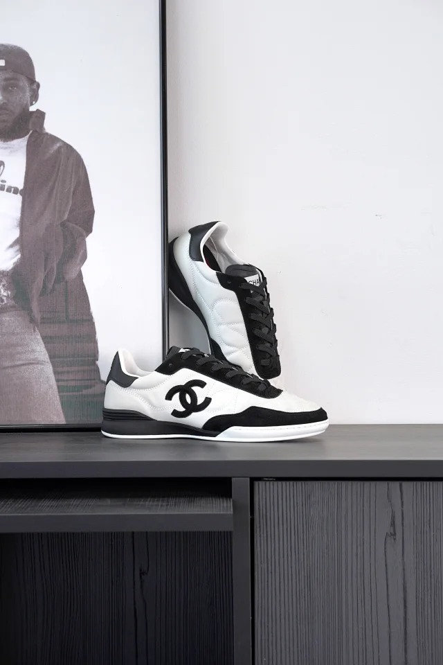 Item ID 9041 CHANE1 imported sheepskin 26S cowhide plush round headed panda low top German training shoes for women black white