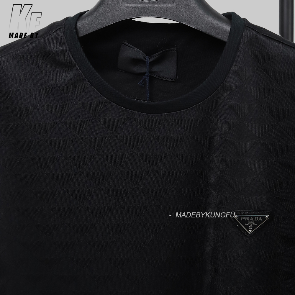 【KF badge】 pra triangle dark pattern tee