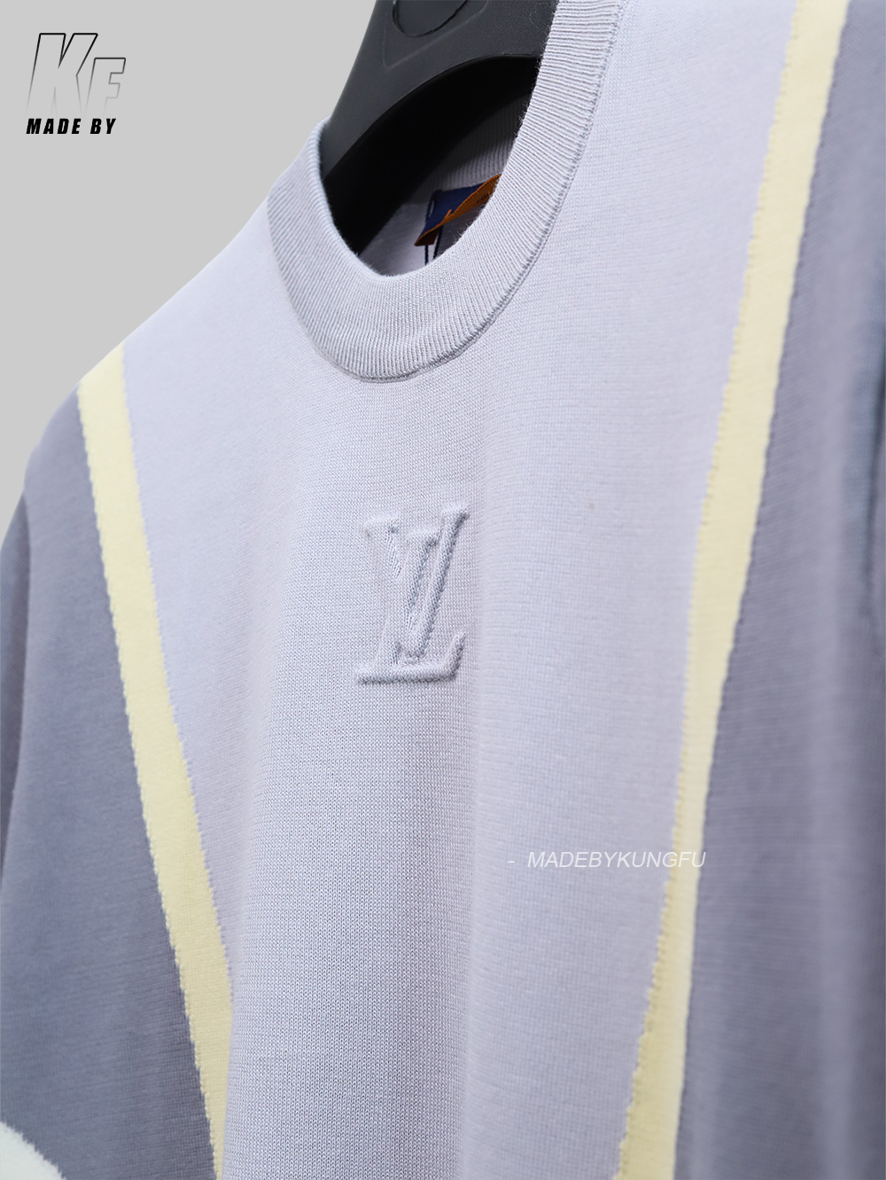 1V 3D embossed knit tee 