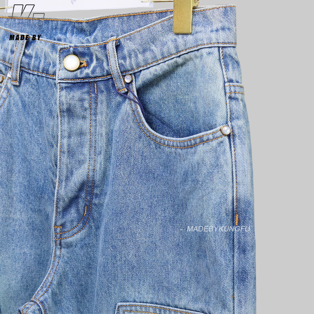 1V Leather Label Pocket Embroidered Jeans