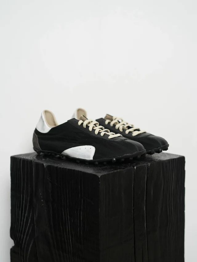 Item ID 9090 Maison Margiela Sprinters calf leather studded contrasting round toe lace up low cut athletic training shoes