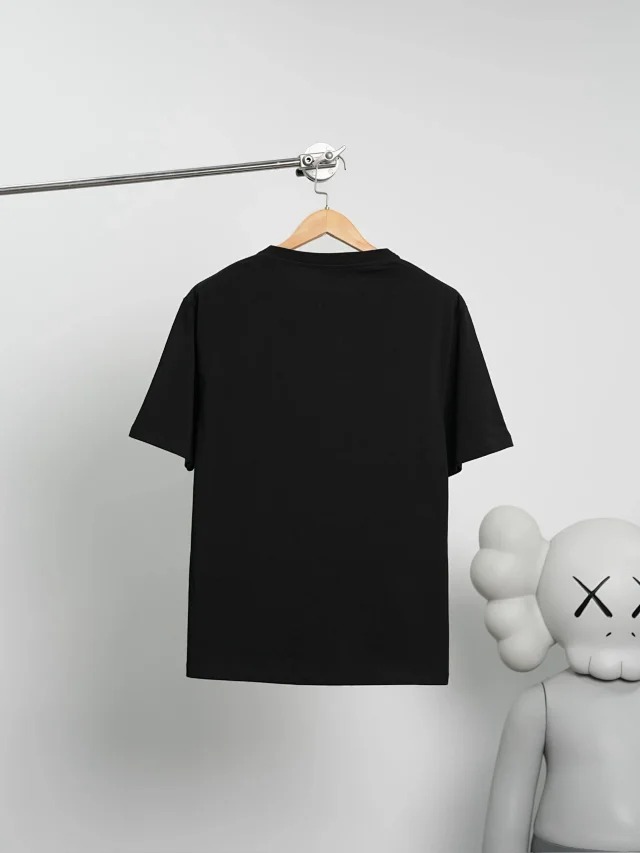 Loe Ceramic vase loose short sleeved