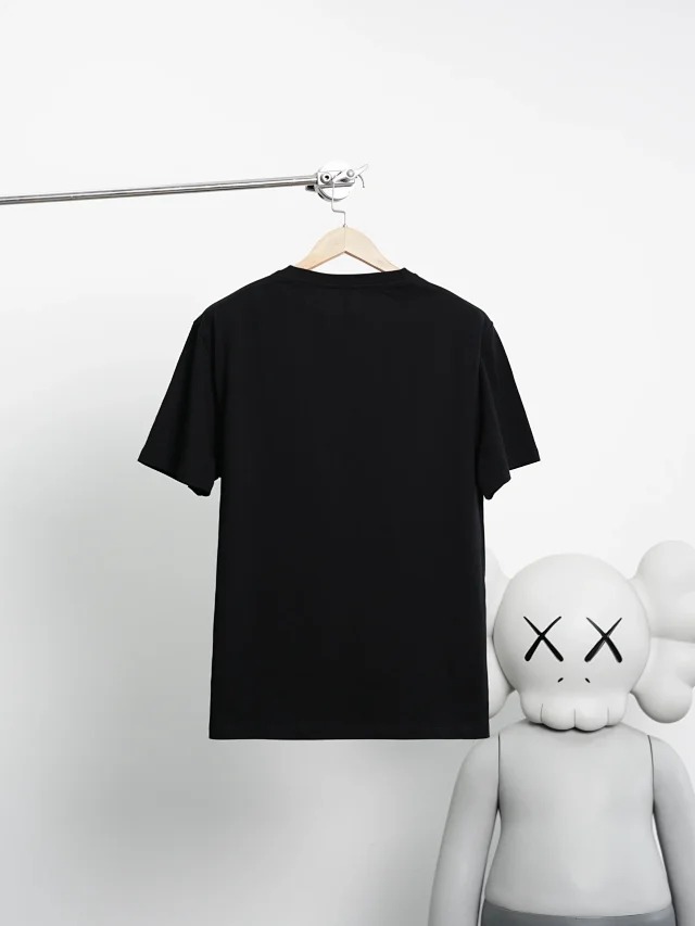 Item ID 9016 Loew Chest patch pocket round neck T